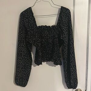 Cropped top with puffy sleeves